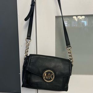MICHAEL KORS FULTON BLACK PEBBLED LEATHER+GOLD CHAIN,FLAP,CROSSBODY,SHOULDER BAG